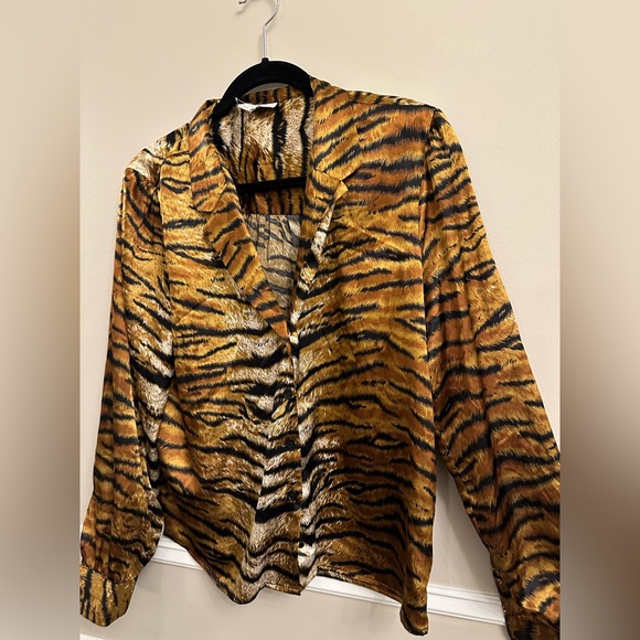 Button down shirt - Picture 2 of 3